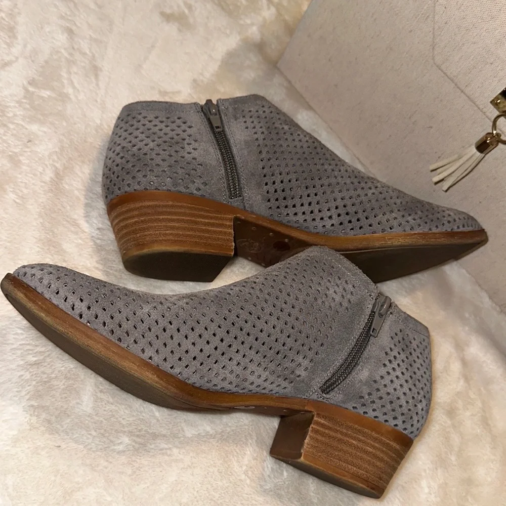 Lucky Brand Baylah Perforated Ankle Booties - Picture 3 of 7